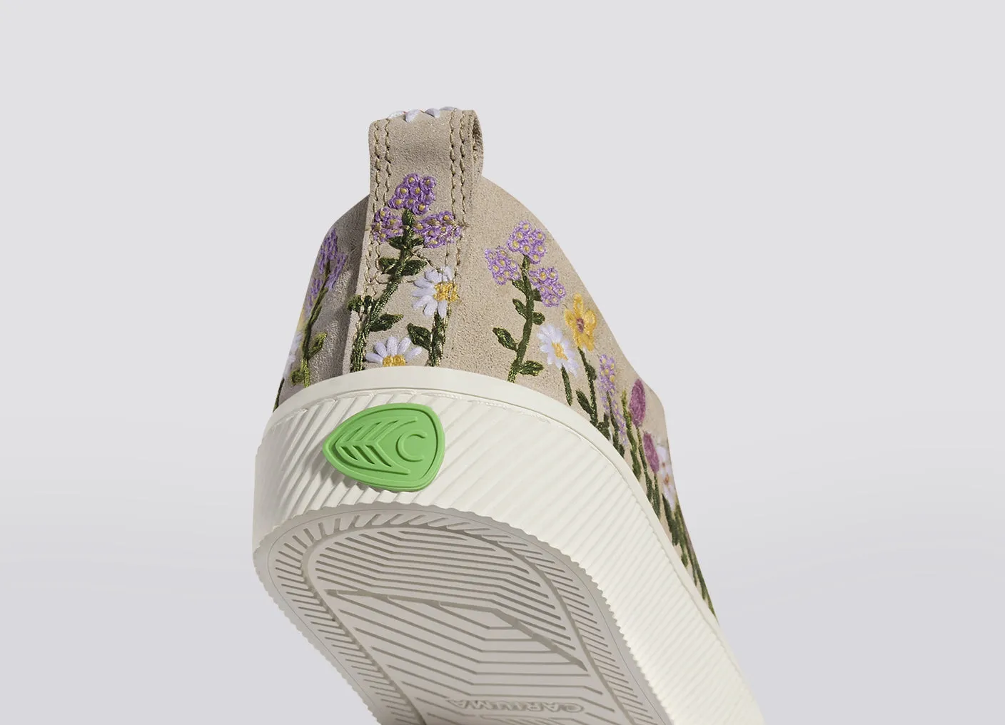 OCA Low Sand Embroidered Flowers Suede Sneaker
